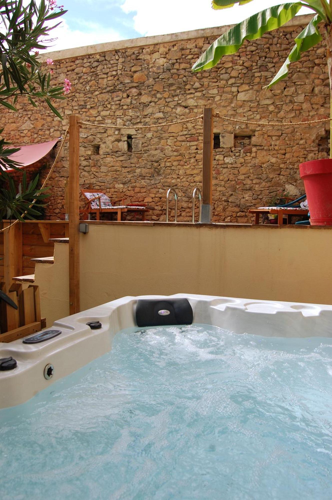 La Bucolique, Chambres Et Jardin D'Hotes Sabran Eksteriør bilde